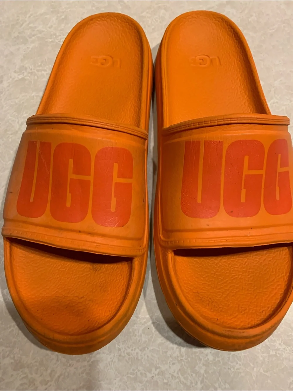 UGG bold logo